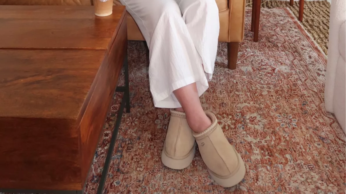 Điểm qua 5 đôi giày nâng cao phong cách mùa thu basic của bạn Hinh anh 9: Diem qua 5 doi giay nang cao phong cach mua thu basic cua ban