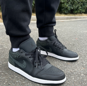 Giay Nike Air Jordan 1 Low SE 'Black Elephant' FB9907-001