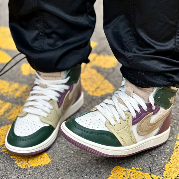 Giay Nike Air Jordan 1 High MM 'Galactic Jade' FB9891-300