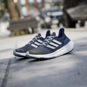 Giay Adidas Ultraboost Light 'Navy White' IE1752
