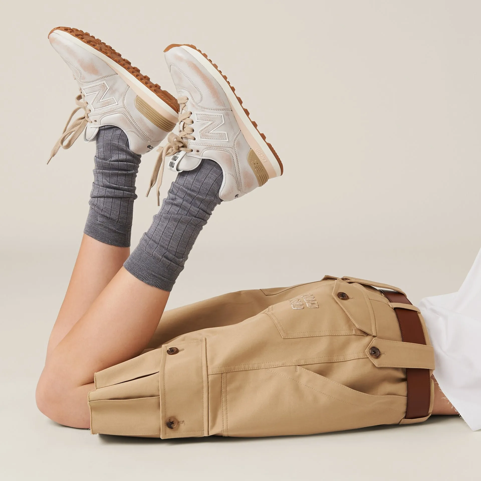 Hinh anh 5: Miu Miu va New Balance tiep tuc ket hop trong phien ban moi nhat