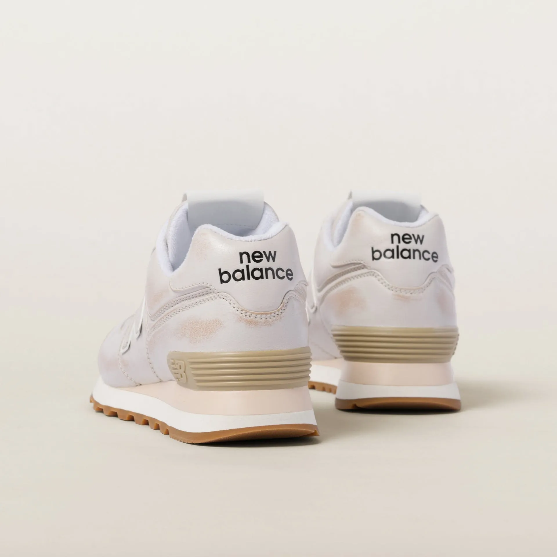 Hinh anh 2: Miu Miu va New Balance tiep tuc ket hop trong phien ban moi nhat