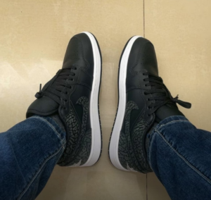 Giay Nike Air Jordan 1 Low SE 'Black Elephant' FB9907-001