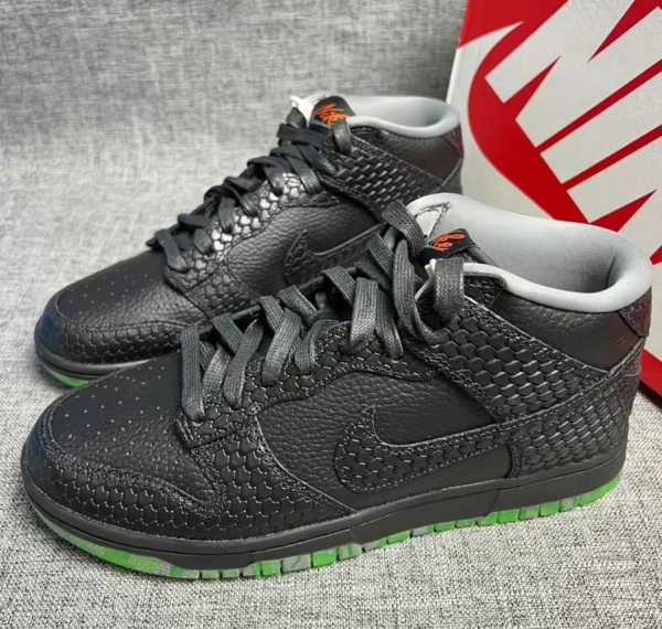 Giay Nike Dunk Mid 'Halloween' FQ8749-010