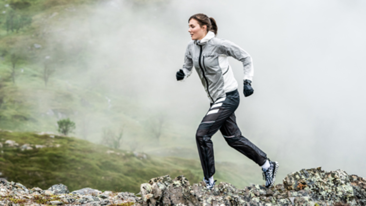 Hinh anh 9: Nhung chiec ao khoac chay bo chong nuoc tot nhat nen mua