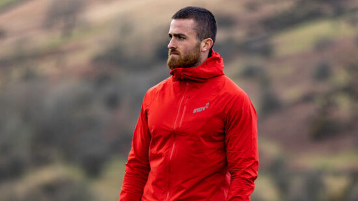 Hinh anh 3: Cach chon ao khoac chay bo tot nhat cho ngay mua