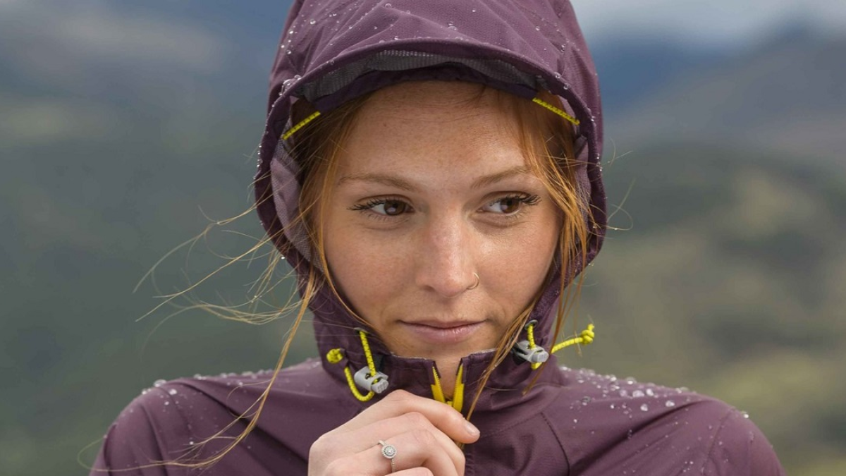 Hinh anh 5: Cach chon ao khoac chay bo tot nhat cho ngay mua