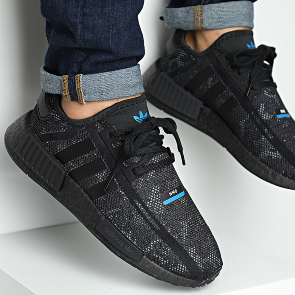 Giay Adidas NMD R1 'Black Carbon Camo' IG5535