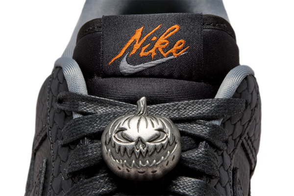 Giay Nike Dunk Mid 'Halloween' FQ8749-010