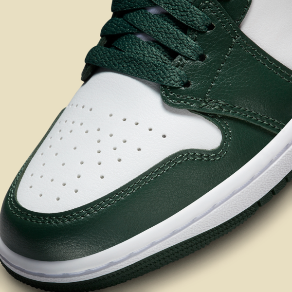 Giay Nike Air Jordan 1 Low 'Galactic Jade' DC0774-113