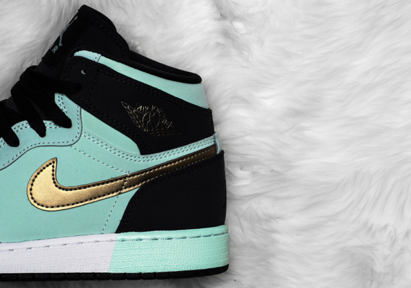 Giay Nike Air Jordan 1 Retro High 'Mint Foam' 332148-300