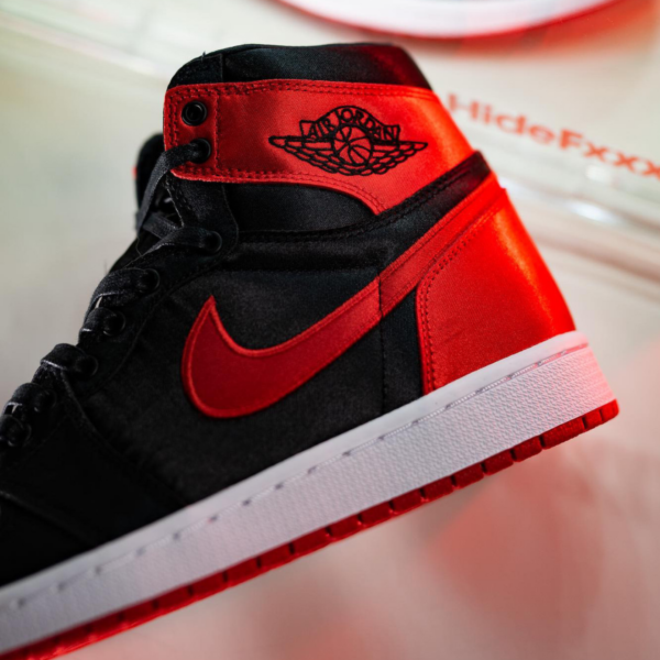 Giay Nike Air Jordan 1 Retro High OG 'Satin Bred' FD4810-061
