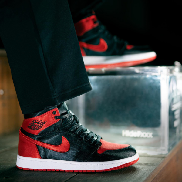 Giay Nike Air Jordan 1 Retro High OG 'Satin Bred' FD4810-061