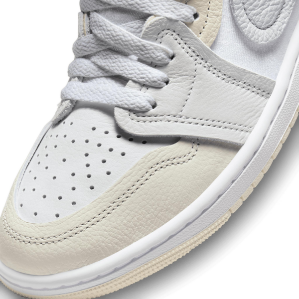 Giay Nike Air Jordan 1 High MM 'Coconut Milk' FB9891-100