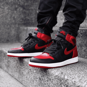Giay Nike Air Jordan 1 Mid GS 'Reverse Bred' 554725-660