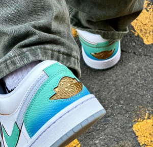 Giay Nike Air Jordan 1 Low SE 'Emerald Rise' FN8899-131