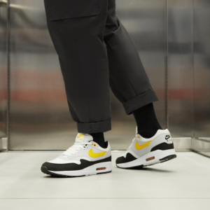 Giay Nike Air Max 1 'White University Gold' FD9082-104