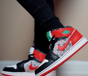 Giay Nike Air Jordan 1 Mid SE 'Ugly Christmas Sweater' DM1208-150
