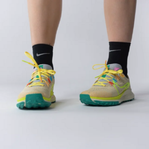 Giay Nike React Pegasus Trail 4 'Gold Volt' DJ6159-700