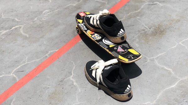Giay Adidas Adimatic 'Black Gum' IE2224