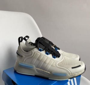 Giay Adidas NMD V3 'Crystal White' GX2086