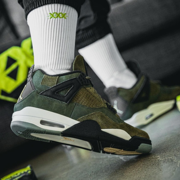 Giay Nike Air Jordan 4 Retro SE Craft 'Medium Olive' FB9927-200