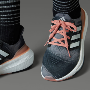 Giay Adidas UltraBoost Light 'Grey Wonder Clay' IE1745