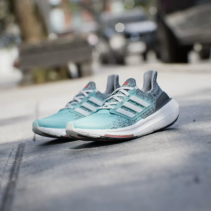 Giay Adidas Ultraboost Light 'Flash Aqua' IE1692