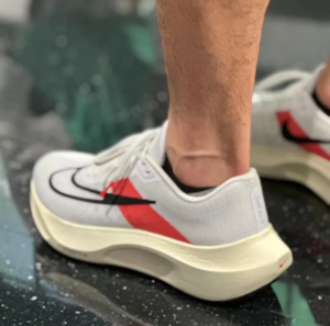 Giay Nike Zoom Fly 5 'Eliud Kipchoge' FD6562-100