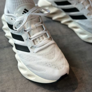 Giay Adidas Switch FWD 'White Black' ID1781