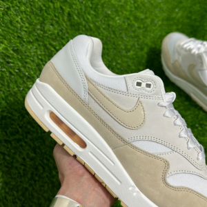 Giay Nike Air Max 1 Premium 'Sanddrift' FB5060-100