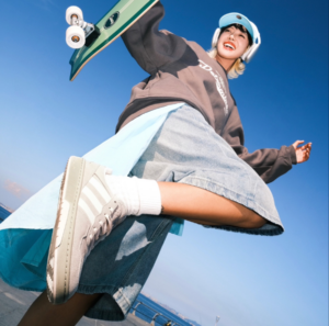 Giay Adidas Courtic 'Beige' GX4367