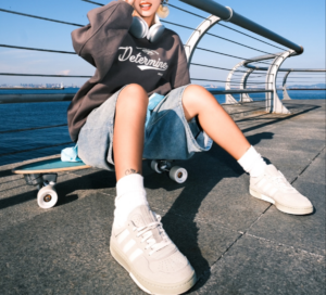 Giay Adidas Courtic 'Beige' GX4367