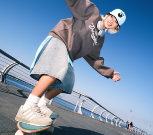 Giay Adidas Courtic 'Beige' GX4367