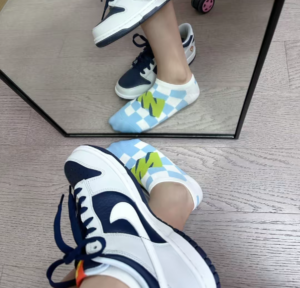 Giay Nike Dunk Low GS 'White Midnight Navy' FN6968-025