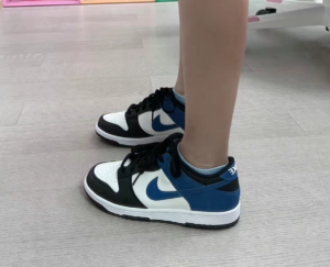 Giay Nike Dunk Low GS 'White Midnight Navy' FN6968-025