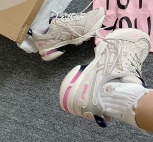 Giay Asics Gel-1090 V2 'Oatmeal Pink' 1202A383-201