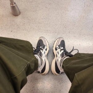 Giay Asics Gel 1090 'Grey Cream Black' 1203A243-026