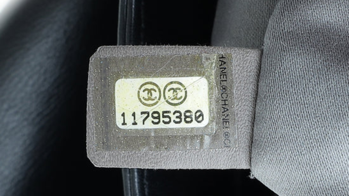 Hinh anh 6: Tui xach Chanel: Moi dieu ban can biet ve date stamp