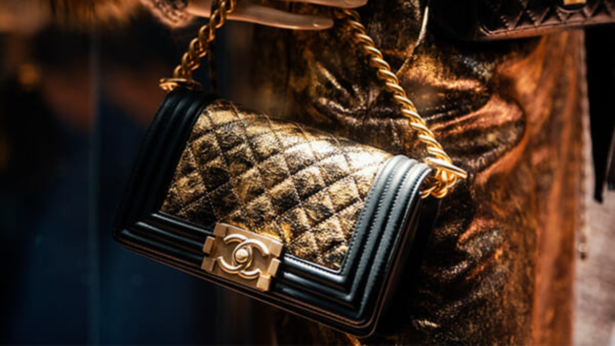 Hinh anh 5: Truong ton voi thoi gian: Tai sao tui Chanel khong bao gio loi mot?