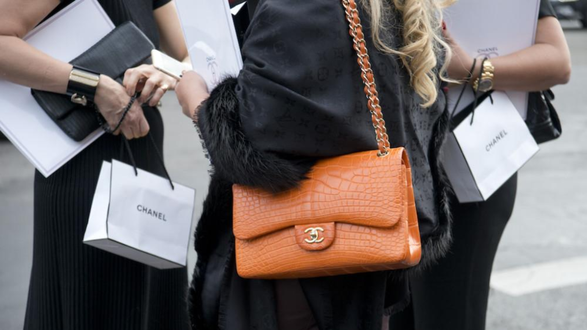 Hinh anh 9: Tui Chanel vs cac thuong hieu xa xi khac: Dieu khac biet la gi?