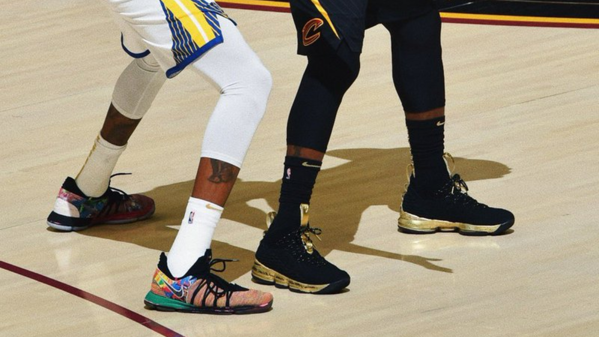 Hinh anh 7: Nhung doi sneaker tuyet nhat tai NBA Final tu nam 1987 (Phan 2)