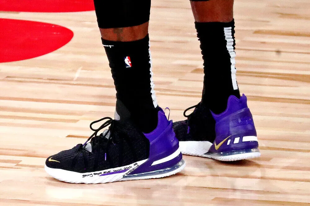 Top 5 phối màu Lebron 18 bạn nên sở hữu ngay hôm nay Hinh anh 2: Top 5 phoi mau Lebron 18 ban nen so huu ngay hom nay