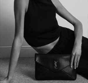 Tui Saint Laurent Cassandre Large Envelope Pouch In Lambskin 'Black' 769307AACYT1000