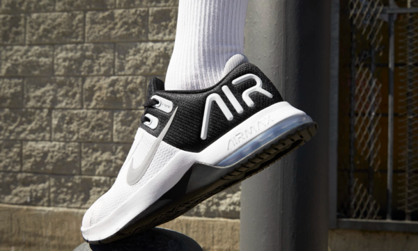 Giay Nike Air Max Alpha Trainer 4 'White Black' CW3396-100