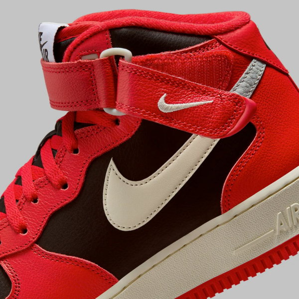 Giay Nike Air Force 1 Mid LV8 'Split Black Red' DZ2554-001