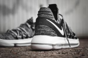 Giay Nike KD 10 'Oreo' 897815-001