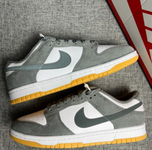 Giay Nike Dunk Low 'Smoke Grey Gum' FV0389-100