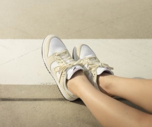 Giay Nike Dunk Low LX 'White Coconut Milk' DZ2710-100