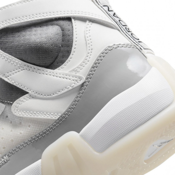 Giay Nike Jumpman Two Trey 'Medium Gray' DR9631-002